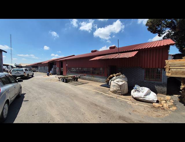 244M² FACTORY TO LET IN ANDERBOLT